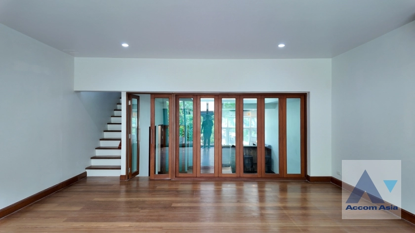  Thonglor Garden Place Townhouse  3 Bedroom for Rent BTS Thong Lo in Sukhumvit Bangkok