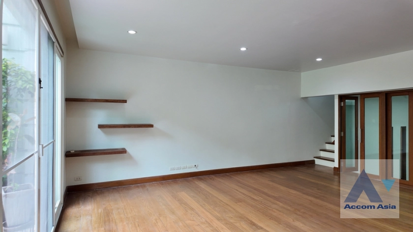 unit 3 Bedrooms  Townhouse For Rent in Sukhumvit, Bangkok  near BTS Thong Lo (AA41392)