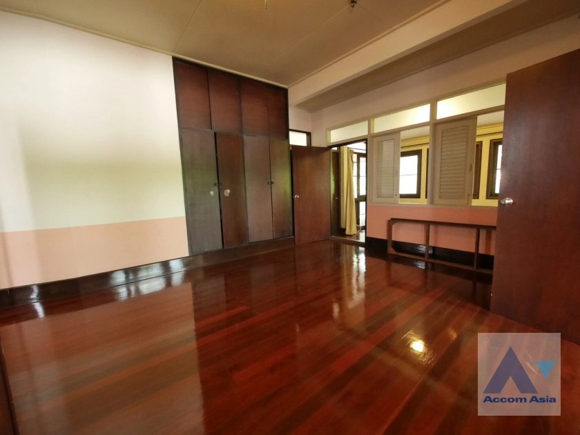 15  2 br House For Rent in Phaholyothin ,Bangkok BTS Ari AA41398
