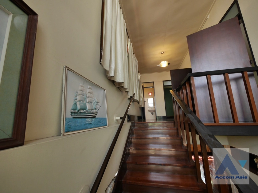 12  2 br House For Rent in Phaholyothin ,Bangkok BTS Ari AA41398