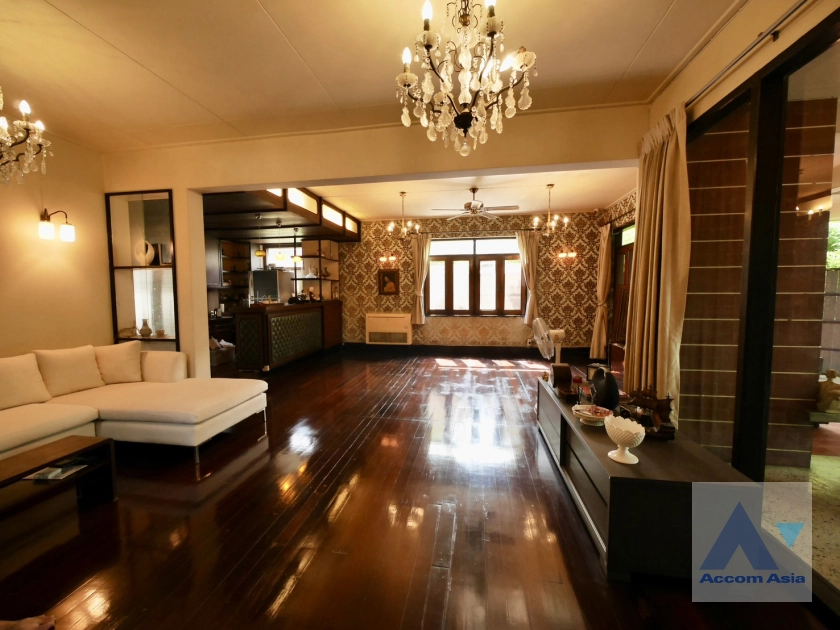 5  2 br House For Rent in Phaholyothin ,Bangkok BTS Ari AA41398