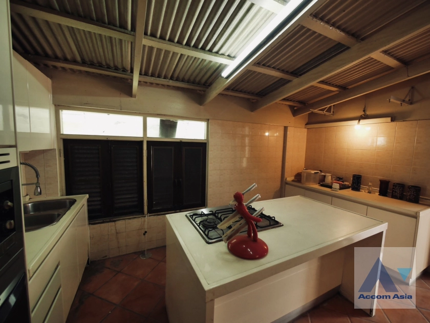 10  2 br House For Rent in Phaholyothin ,Bangkok BTS Ari AA41398