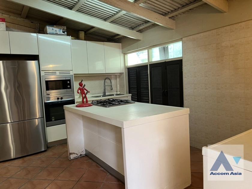 11  2 br House For Rent in Phaholyothin ,Bangkok BTS Ari AA41398