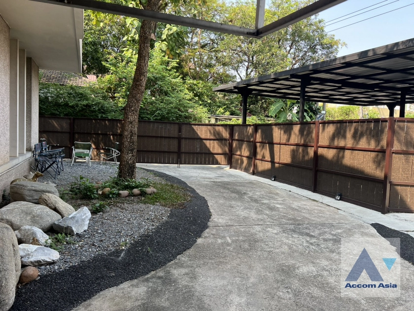 18  2 br House For Rent in Phaholyothin ,Bangkok BTS Ari AA41398