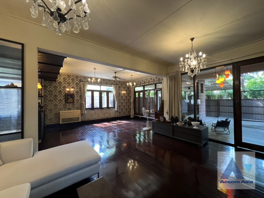 4  2 br House For Rent in Phaholyothin ,Bangkok BTS Ari AA41398