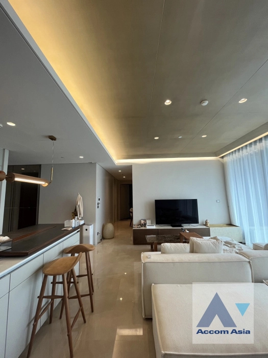 unit 2 Bedrooms  Condominium For Rent in Ploenchit, Bangkok  near BTS Chitlom (AA41399)
