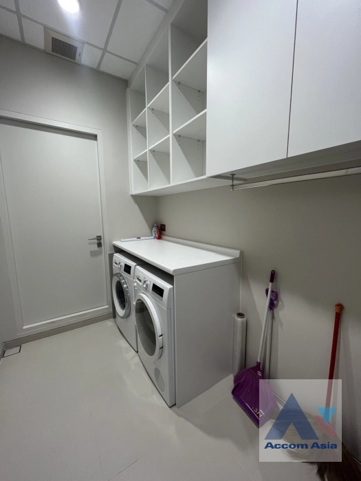 10  2 br Condominium For Rent in Ploenchit ,Bangkok BTS Chitlom at The Residences at Sindhorn Kempinski Hotel Bangkok AA41399