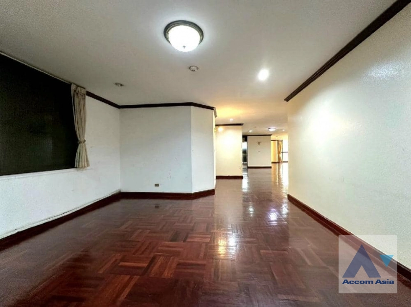 unitPet friendly |  3 Bedrooms  Condominium For Sale in Sukhumvit, Bangkok  near BTS Asok - MRT Sukhumvit (AA41405)