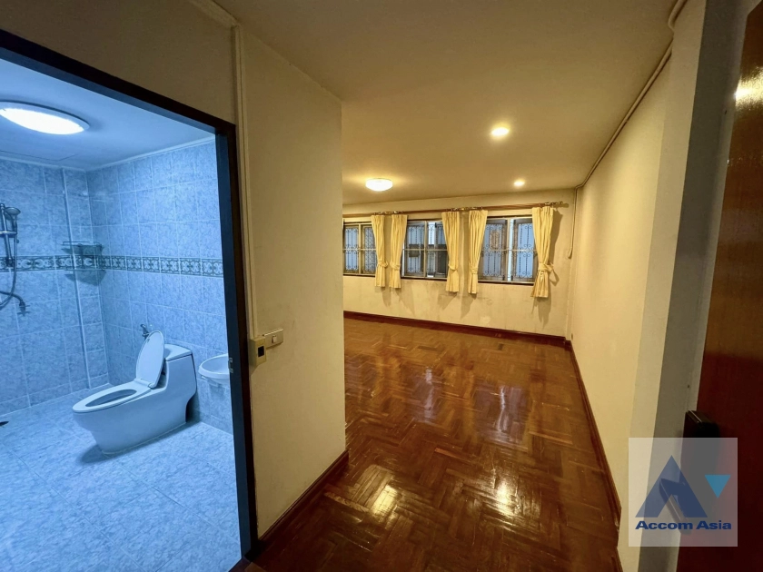 17  4 br House For Rent in Lat Phrao ,Bangkok BTS Sena Nikhom AA41417