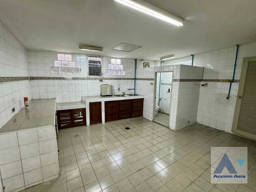 5  4 br House For Rent in Lat Phrao ,Bangkok BTS Sena Nikhom AA41417