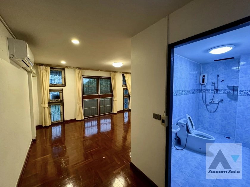 16  4 br House For Rent in Lat Phrao ,Bangkok BTS Sena Nikhom AA41417