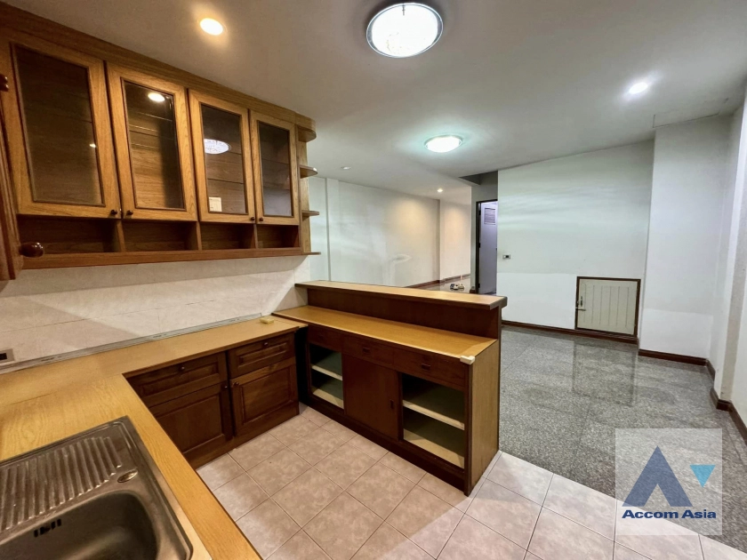 4  4 br House For Rent in Lat Phrao ,Bangkok BTS Sena Nikhom AA41417