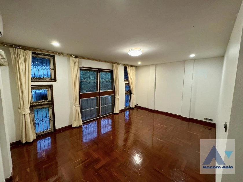 14  4 br House For Rent in Lat Phrao ,Bangkok BTS Sena Nikhom AA41417
