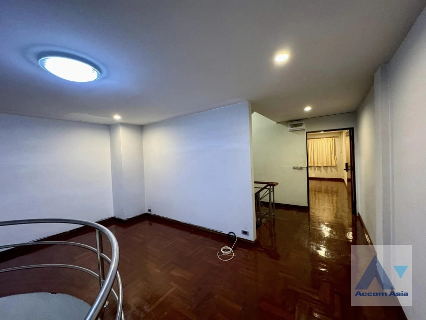 7  4 br House For Rent in Lat Phrao ,Bangkok BTS Sena Nikhom AA41417