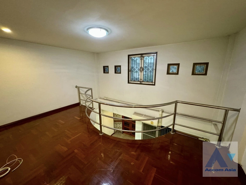 6  4 br House For Rent in Lat Phrao ,Bangkok BTS Sena Nikhom AA41417