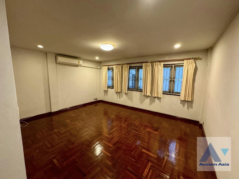 11  4 br House For Rent in Lat Phrao ,Bangkok BTS Sena Nikhom AA41417