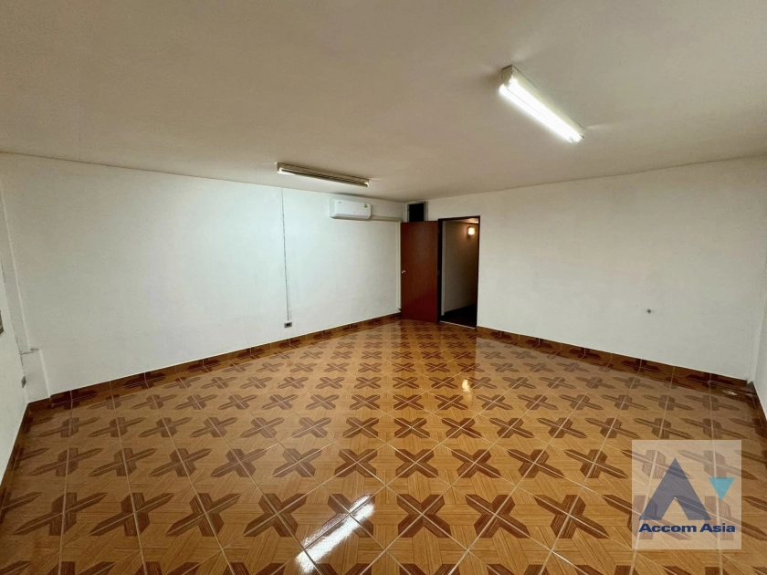 8  4 br House For Rent in Lat Phrao ,Bangkok BTS Sena Nikhom AA41417