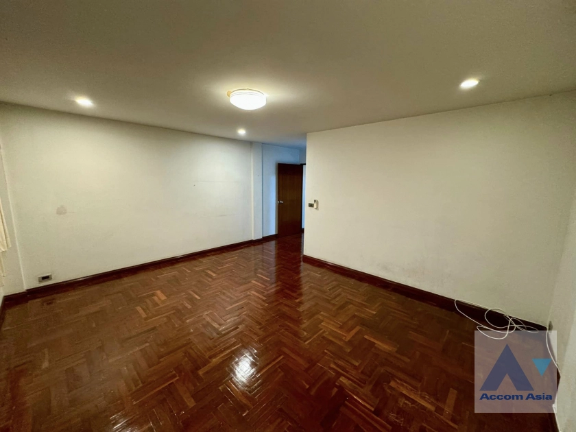 15  4 br House For Rent in Lat Phrao ,Bangkok BTS Sena Nikhom AA41417