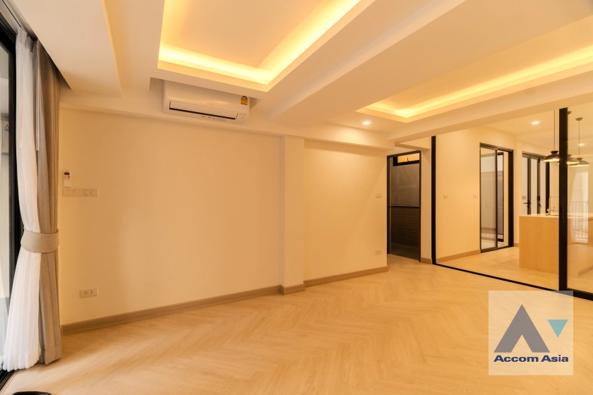 5  3 br House for rent and sale in Ploenchit ,Bangkok BTS Ploenchit AA41427