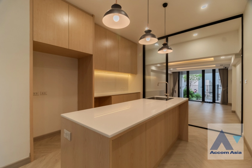 9  3 br House for rent and sale in Ploenchit ,Bangkok BTS Ploenchit AA41427