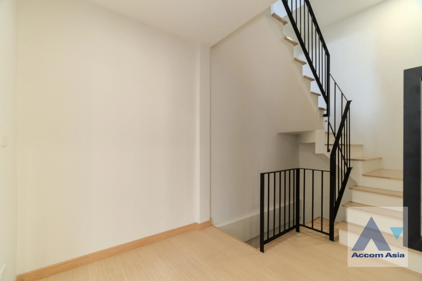 15  3 br House for rent and sale in Ploenchit ,Bangkok BTS Ploenchit AA41427