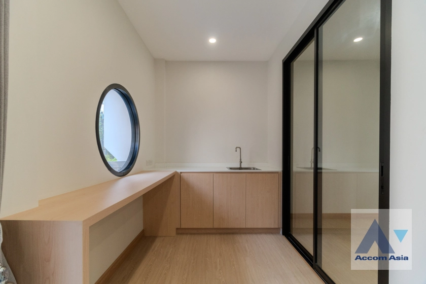 18  3 br House for rent and sale in Ploenchit ,Bangkok BTS Ploenchit AA41427