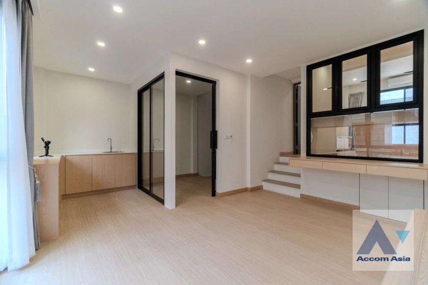 16  3 br House for rent and sale in Ploenchit ,Bangkok BTS Ploenchit AA41427