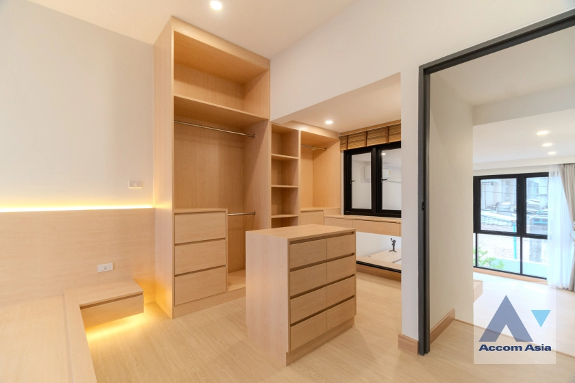 21  3 br House for rent and sale in Ploenchit ,Bangkok BTS Ploenchit AA41427