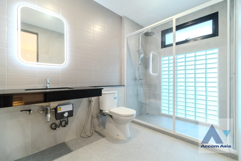 22  3 br House for rent and sale in Ploenchit ,Bangkok BTS Ploenchit AA41427