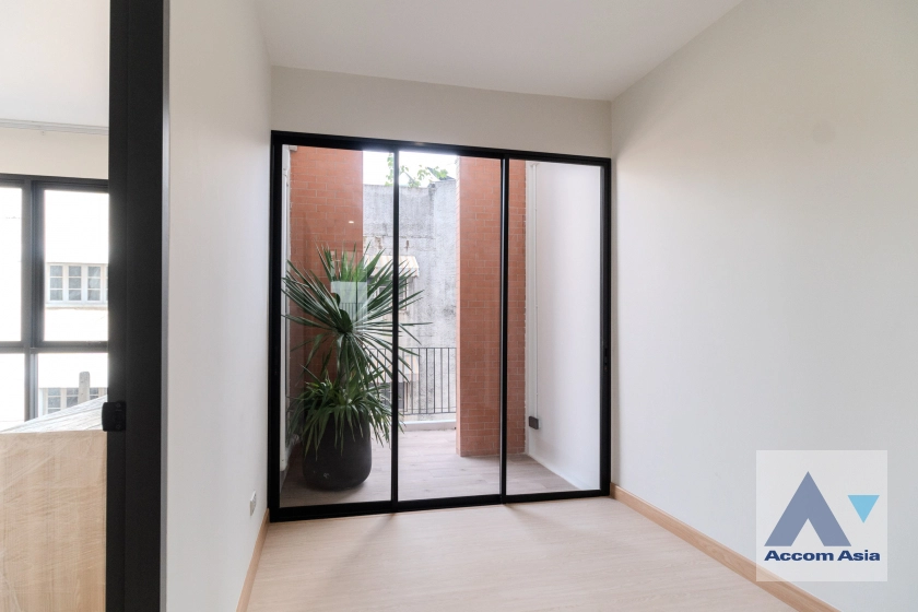 24  3 br House for rent and sale in Ploenchit ,Bangkok BTS Ploenchit AA41427