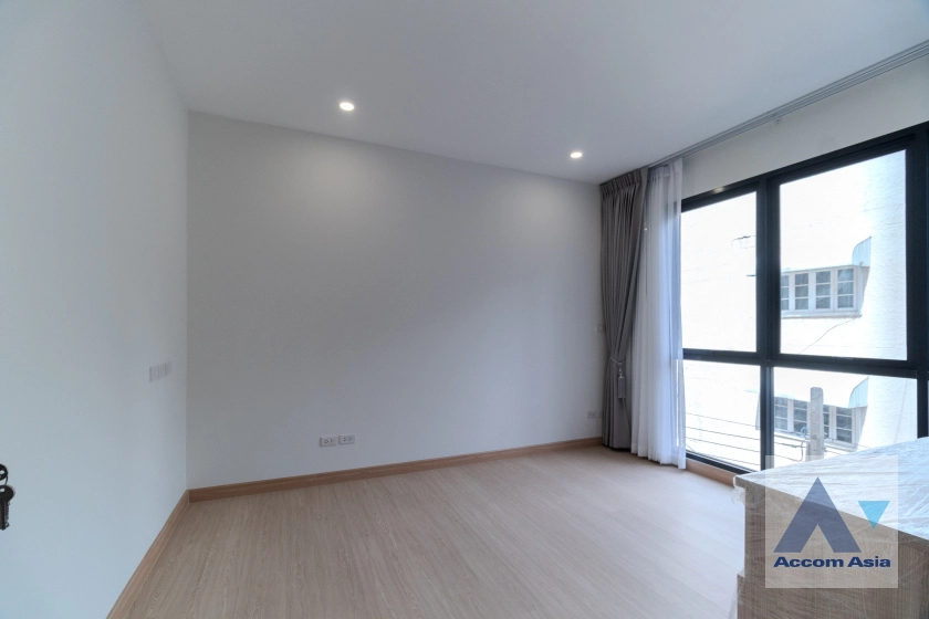 25  3 br House for rent and sale in Ploenchit ,Bangkok BTS Ploenchit AA41427