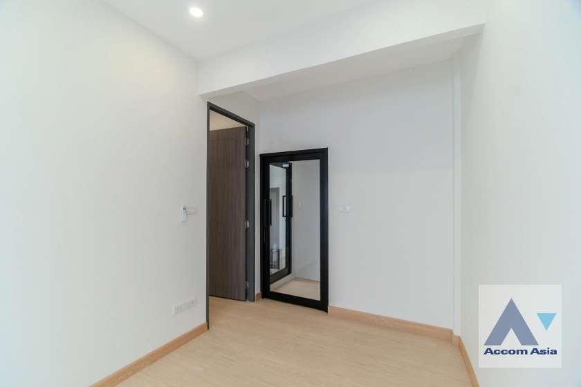 30  3 br House for rent and sale in Ploenchit ,Bangkok BTS Ploenchit AA41427