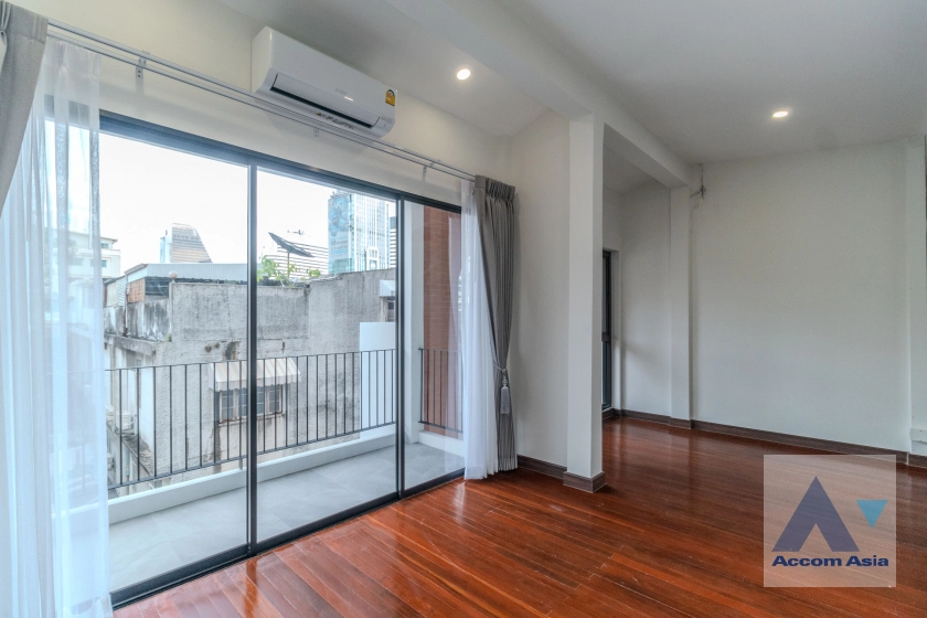 37  3 br House for rent and sale in Ploenchit ,Bangkok BTS Ploenchit AA41427