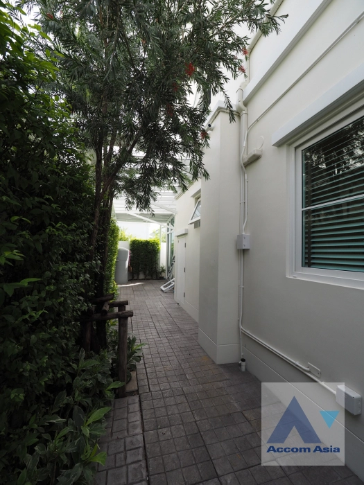 31  4 br Townhouse for rent and sale in Samutprakan ,Samutprakan  at Villaggio Srinakarin-Bangna 2 AA41432