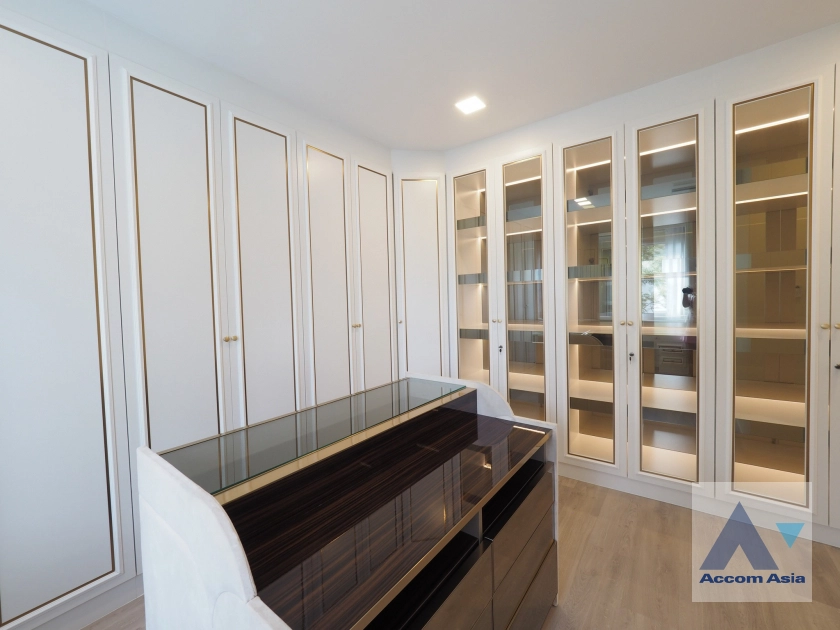 21  4 br Townhouse for rent and sale in Samutprakan ,Samutprakan  at Villaggio Srinakarin-Bangna 2 AA41432