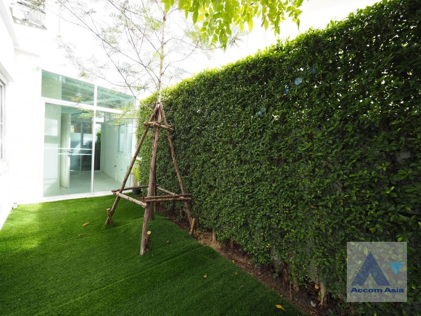 28  4 br Townhouse for rent and sale in Samutprakan ,Samutprakan  at Villaggio Srinakarin-Bangna 2 AA41432