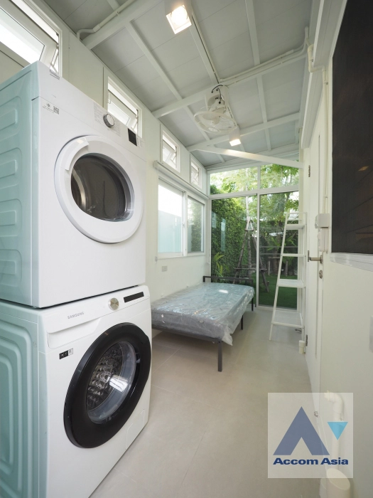 24  4 br Townhouse for rent and sale in Samutprakan ,Samutprakan  at Villaggio Srinakarin-Bangna 2 AA41432