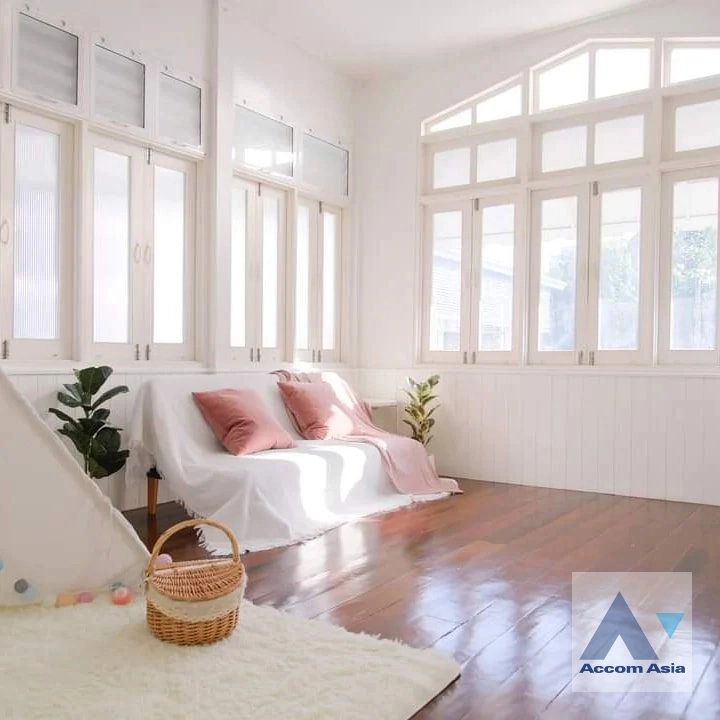  1  3 br House For Rent in Phaholyothin ,Bangkok BTS Ari AA41433