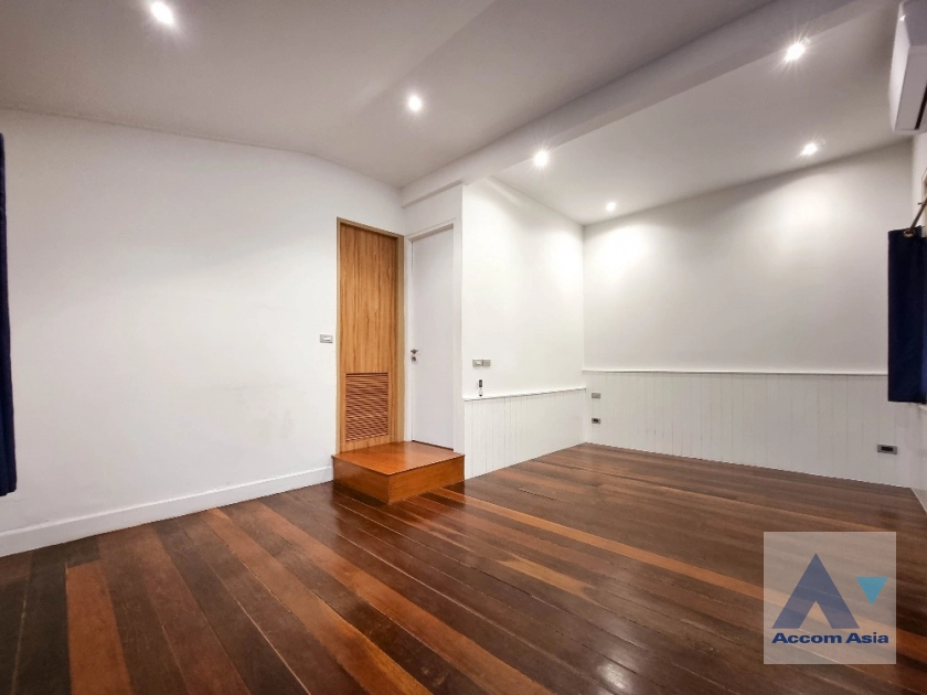 6  3 br House For Rent in Phaholyothin ,Bangkok BTS Ari AA41433