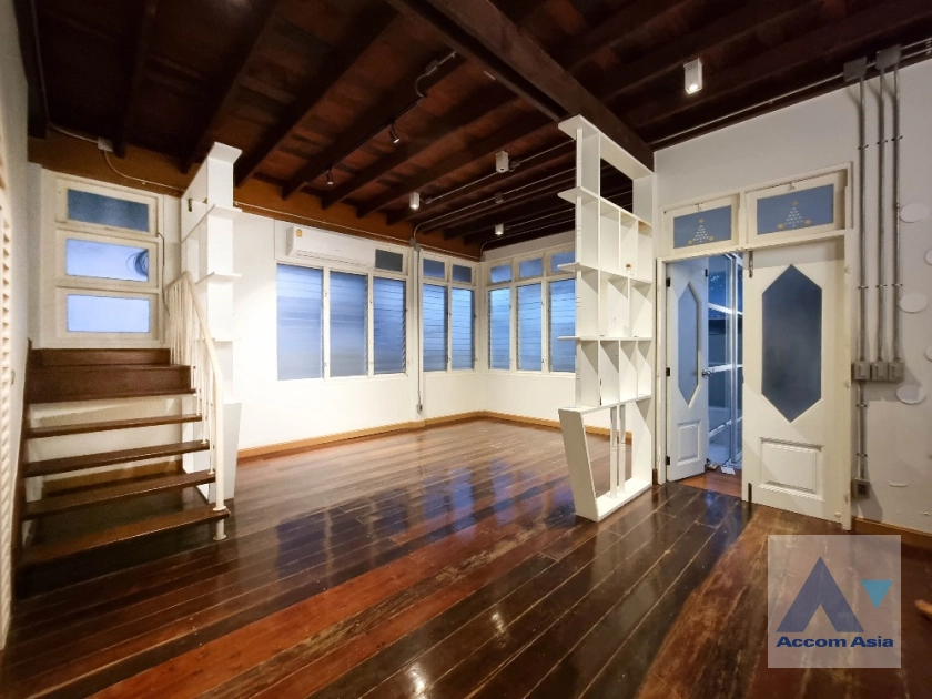  2  3 br House For Rent in Phaholyothin ,Bangkok BTS Ari AA41433