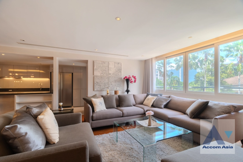 unit 4 Bedrooms  Condominium For Rent in Sukhumvit, Bangkok  near BTS Thong Lo (AA41438)