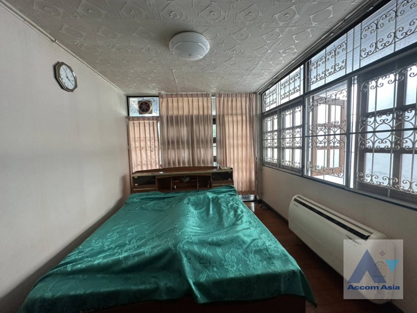 4  4 br House for rent and sale in Sukhumvit ,Bangkok BTS Ekkamai AA41441