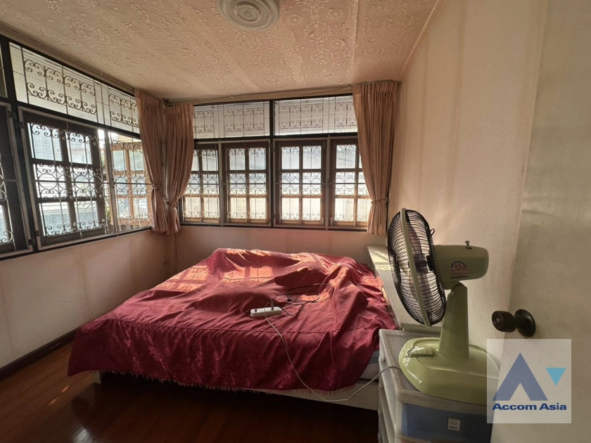 7  4 br House for rent and sale in Sukhumvit ,Bangkok BTS Ekkamai AA41441