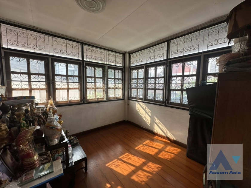 8  4 br House for rent and sale in Sukhumvit ,Bangkok BTS Ekkamai AA41441