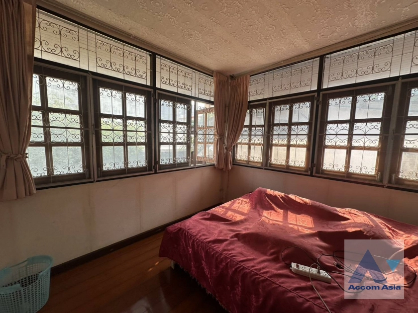 11  4 br House for rent and sale in Sukhumvit ,Bangkok BTS Ekkamai AA41441