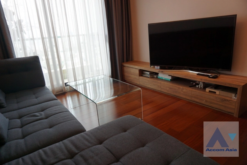 unit 1 Bedroom  Condominium For Sale in Sathorn, Bangkok  near BTS Chong Nonsi - MRT Lumphini (AA41448)