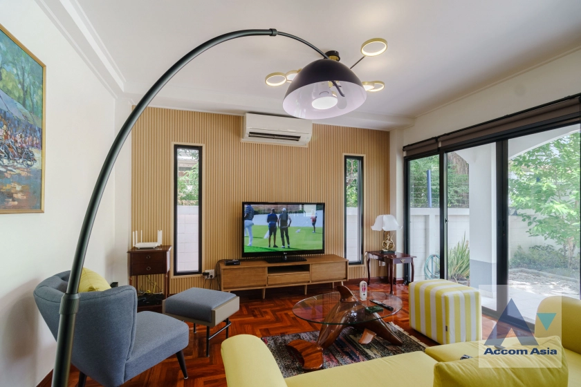 unitHome Office |  3 Bedrooms  House For Rent in Sukhumvit, Bangkok  near BTS Thong Lo (AA41449)