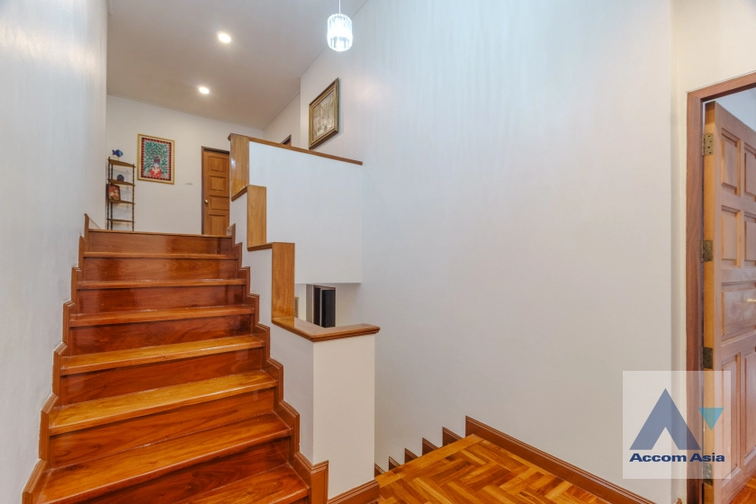 21  3 br House For Rent in Sukhumvit ,Bangkok BTS Thong Lo AA41449