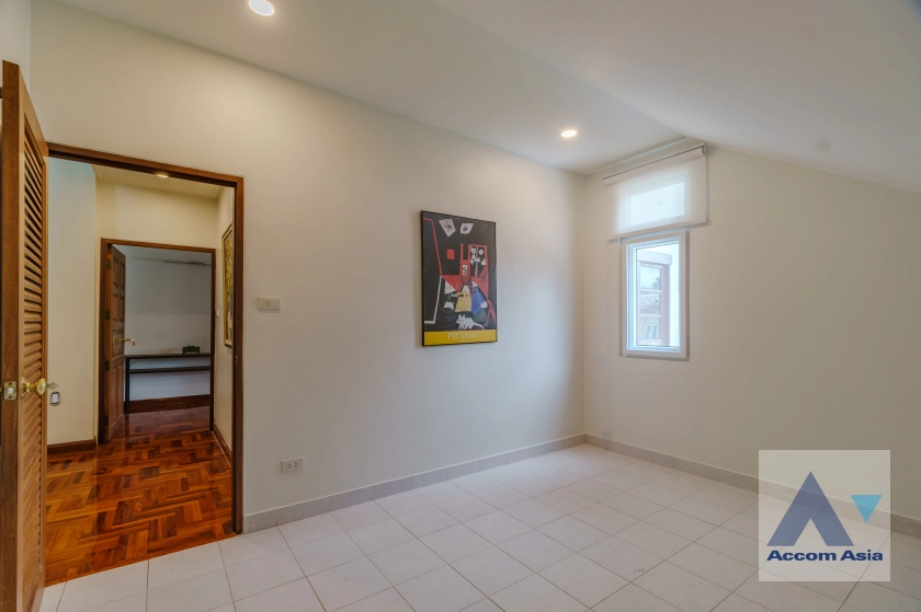 30  3 br House For Rent in Sukhumvit ,Bangkok BTS Thong Lo AA41449