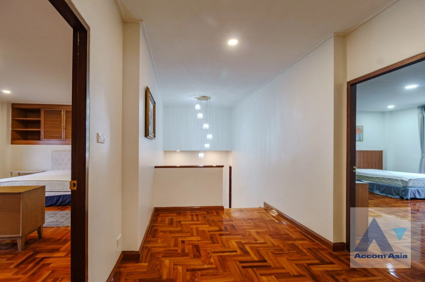 32  3 br House For Rent in Sukhumvit ,Bangkok BTS Thong Lo AA41449